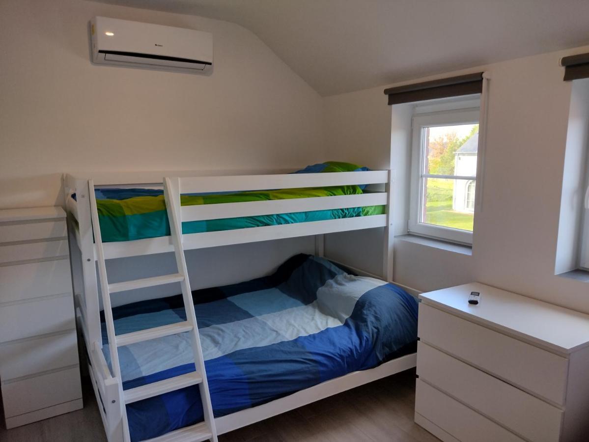 Huis Met Zonneterras, Tuin En Panoramisch Uitzicht Wellin Kültér fotó
