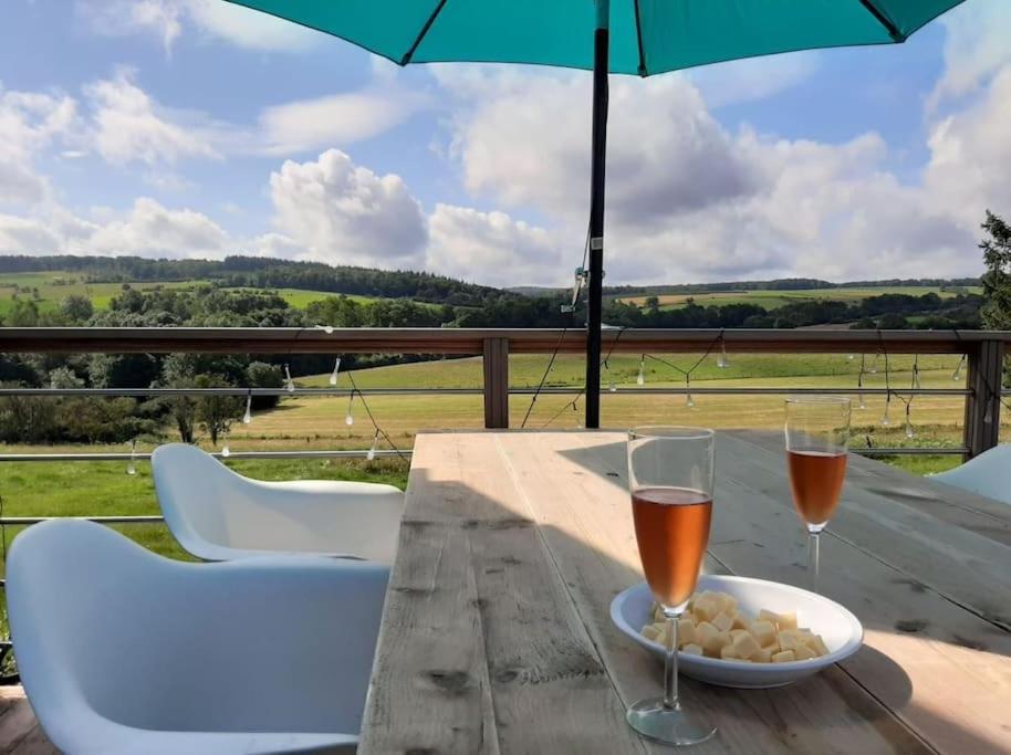 Huis Met Zonneterras, Tuin En Panoramisch Uitzicht Wellin Kültér fotó