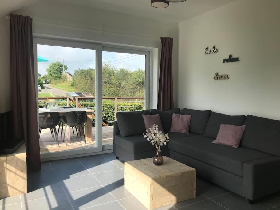 Huis Met Zonneterras, Tuin En Panoramisch Uitzicht Wellin Kültér fotó