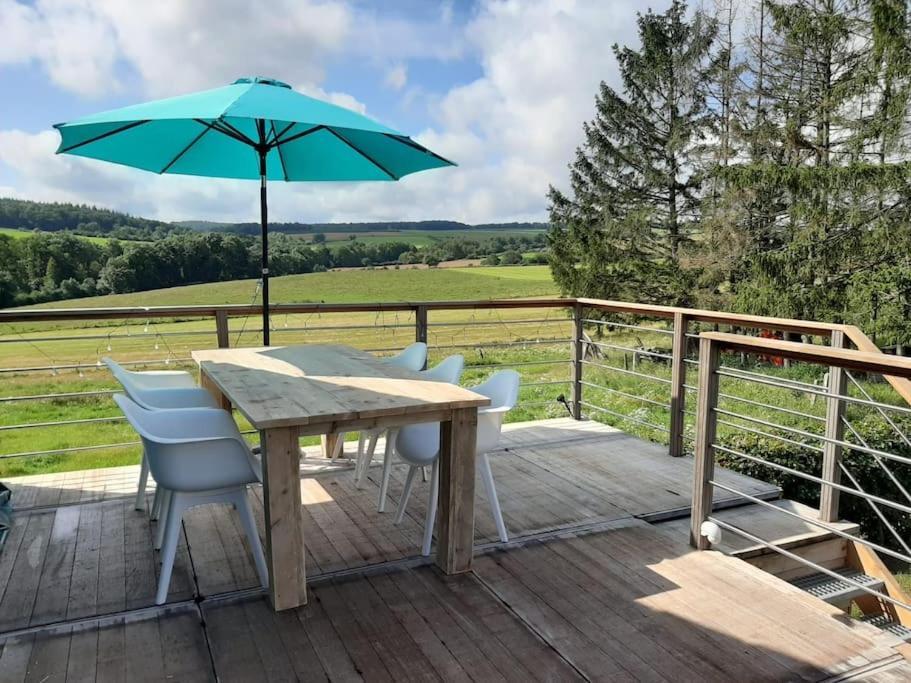 Huis Met Zonneterras, Tuin En Panoramisch Uitzicht Wellin Kültér fotó