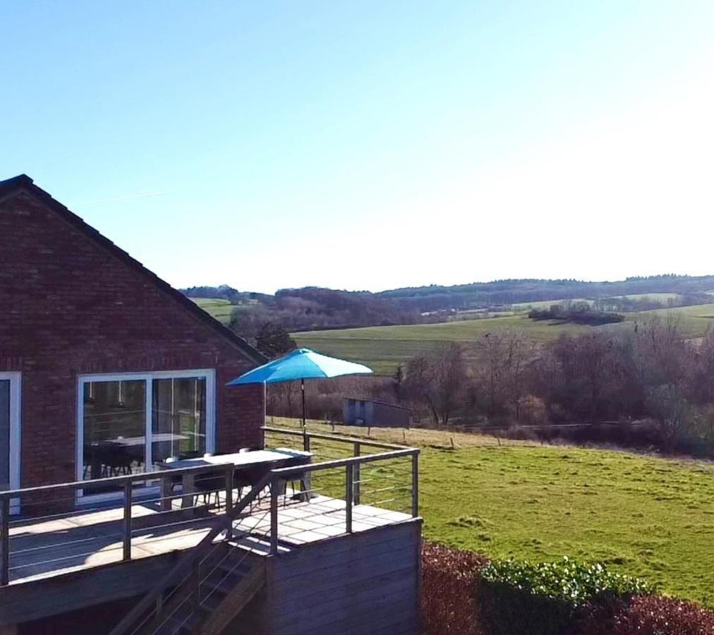Huis Met Zonneterras, Tuin En Panoramisch Uitzicht Wellin Kültér fotó